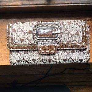 Guess wallet hearts